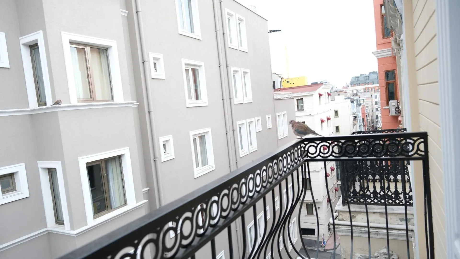Yellow Mansion Стамбул Турция